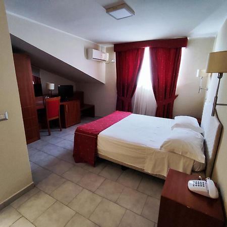 Pisani Hotel San Nicola La Strada Exterior foto