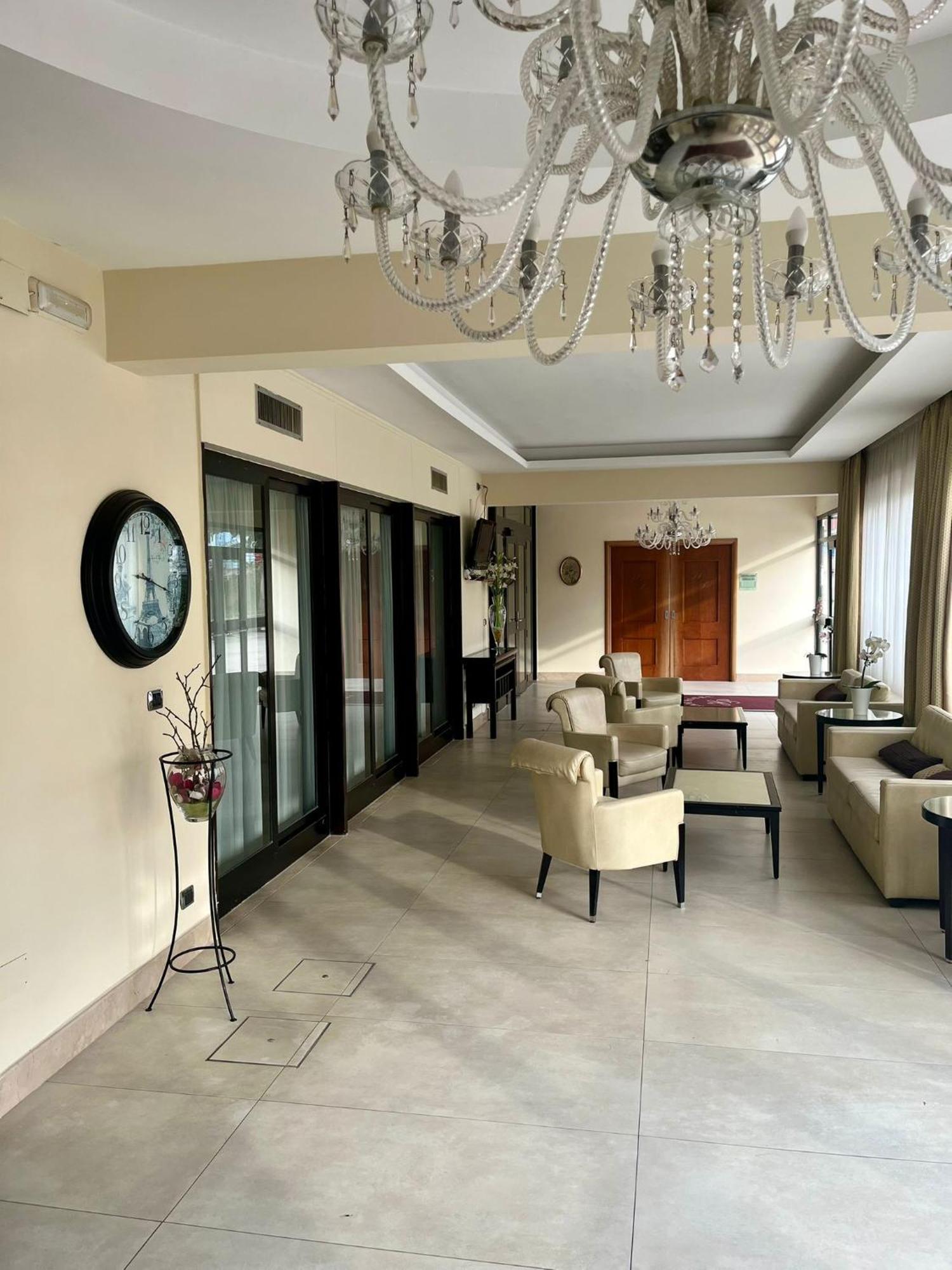 Pisani Hotel San Nicola La Strada Exterior foto
