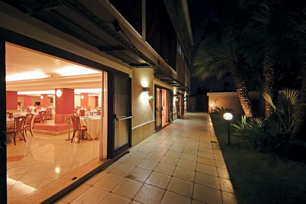 Pisani Hotel San Nicola La Strada Exterior foto
