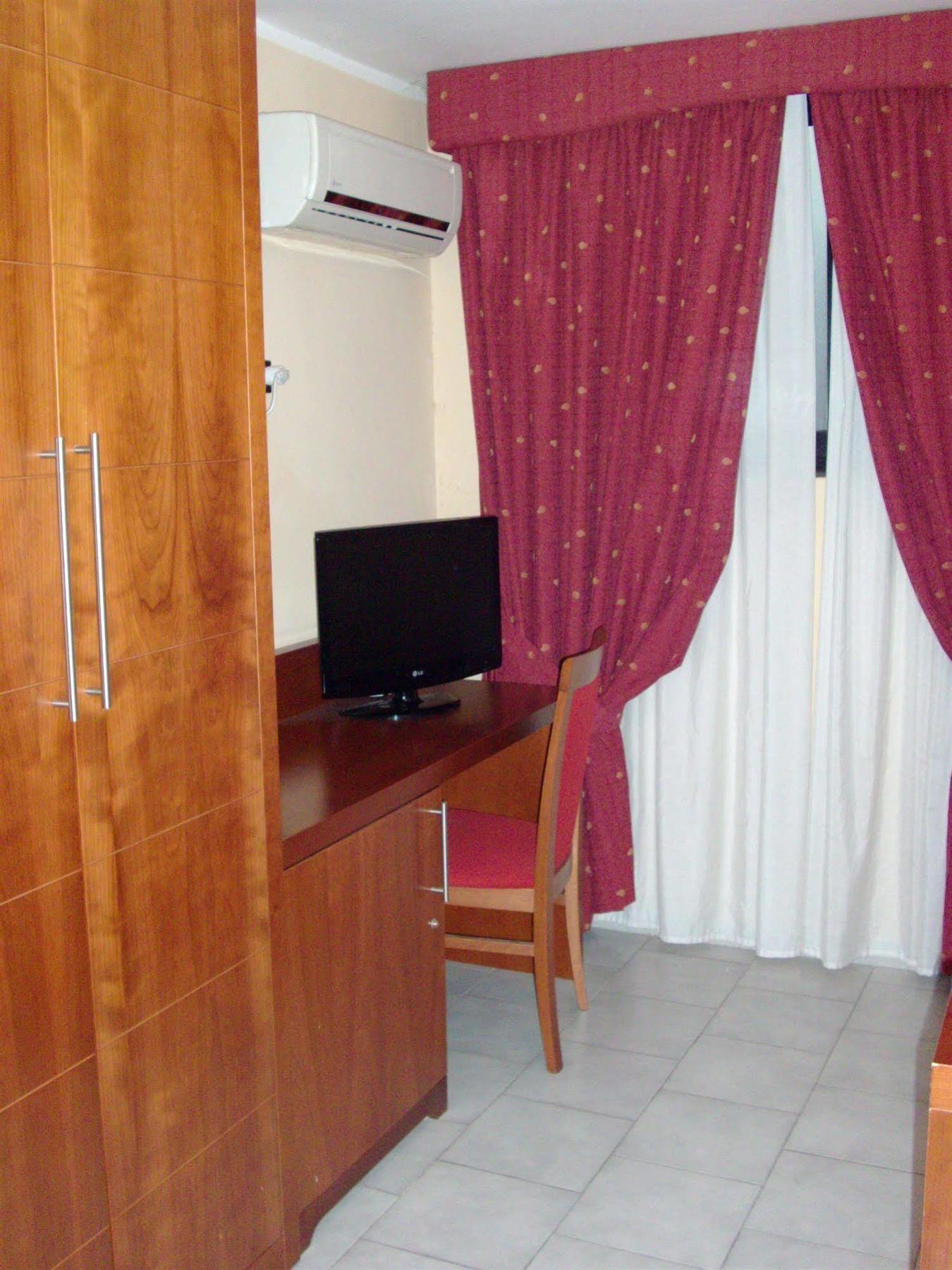 Pisani Hotel San Nicola La Strada Exterior foto